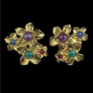 Vintage Avon Clip On Earrings Goldtone 4 Flower Lucite Multicolor Cabochon 1"